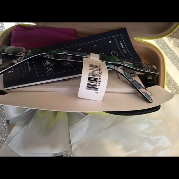 Beautiful designer Emilio Pucci sun glasses LAST MARKDOWN 🌈🌈💕🌈 - Picture 5 of 13